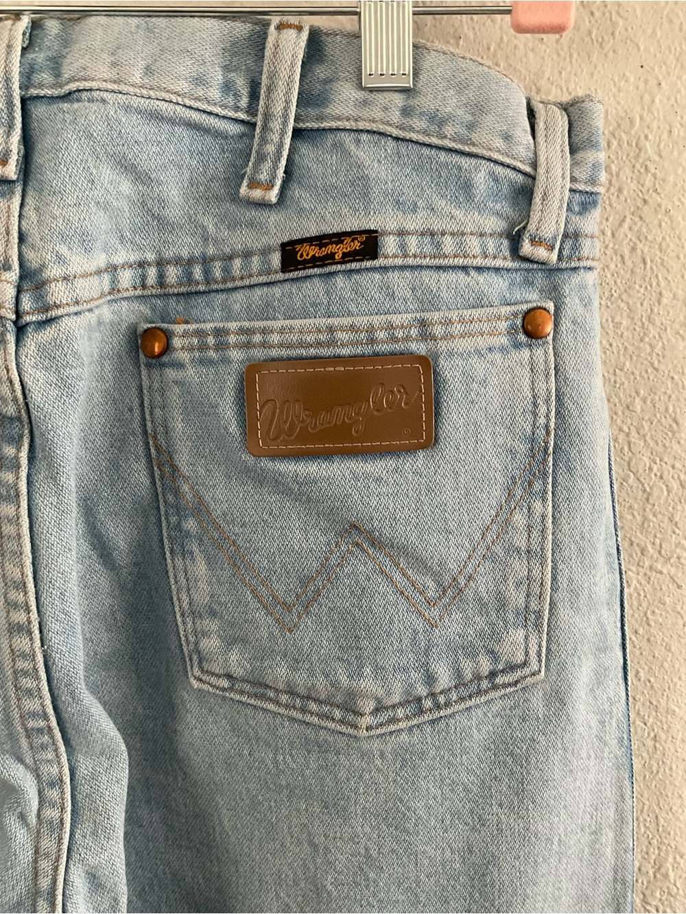 Wrangler Light Blue Relaxed Fit Men's Jeans